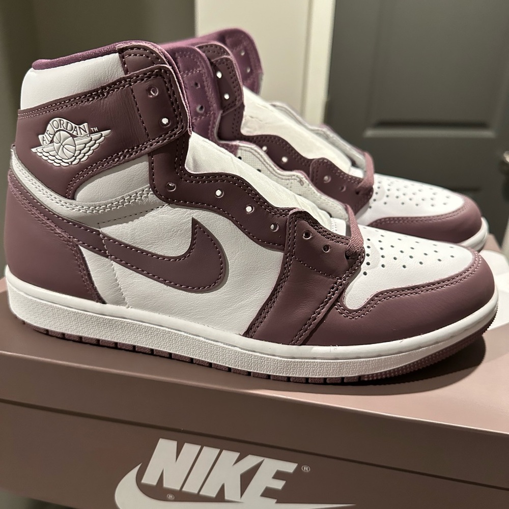Jordan 1 Mauve (Brand New)
